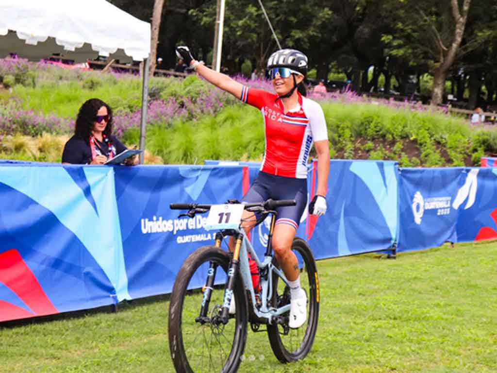 costarricense-rojas-gano-ciclismo-de-montana-f-centroamericano