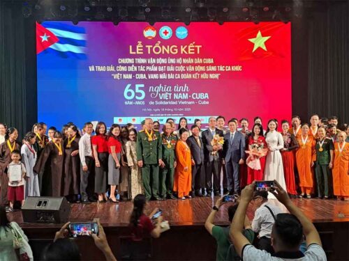 culmino-en-vietnam-exitosa-campana-de-solidaridad-y-apoyo-a-cuba