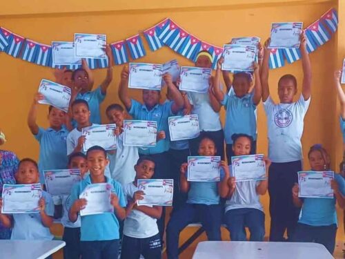 estudiantes-dominicanos-celebran-la-cultura-cubana-a-traves-del-arte