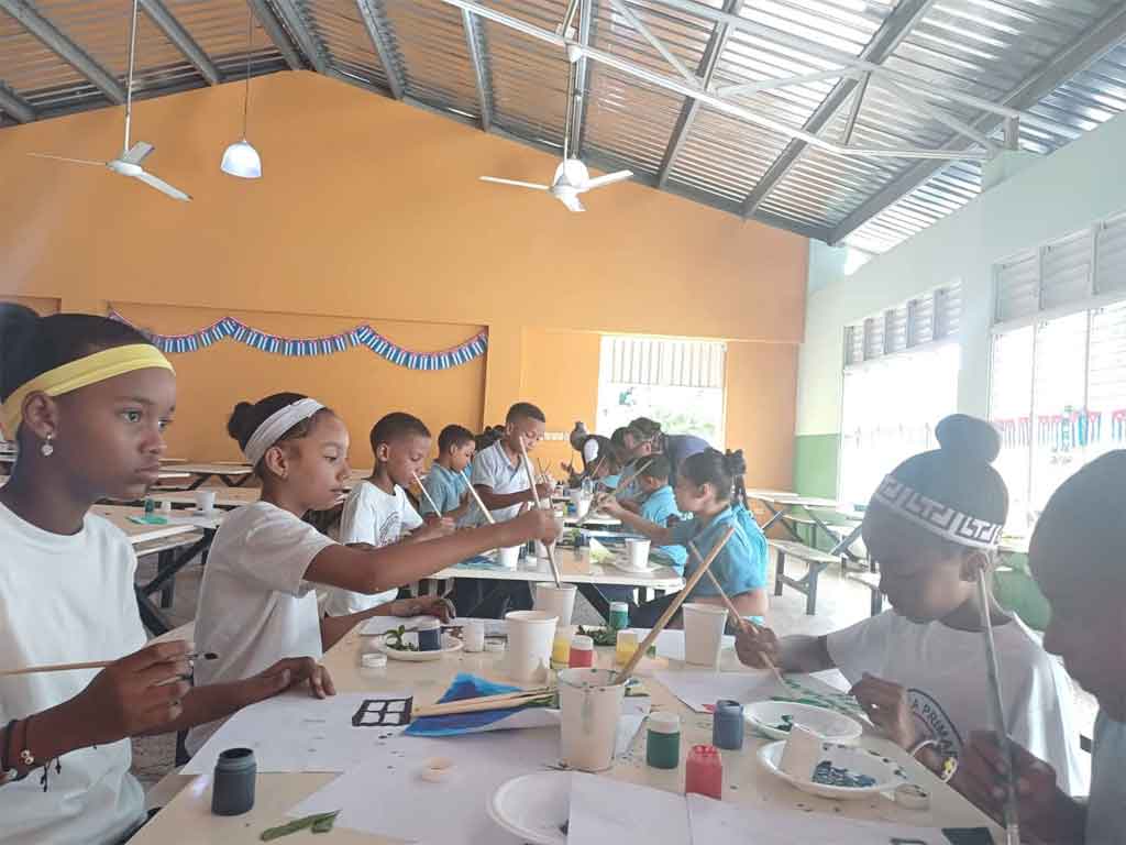 estudiantes-dominicanos-celebran-la-cultura-cubana-a-traves-del-arte