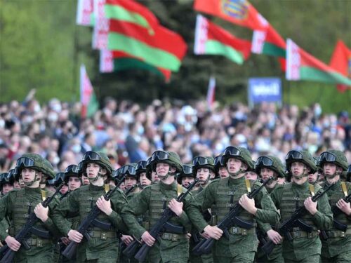 inspeccionan-fuerzas-armadas-belarusas