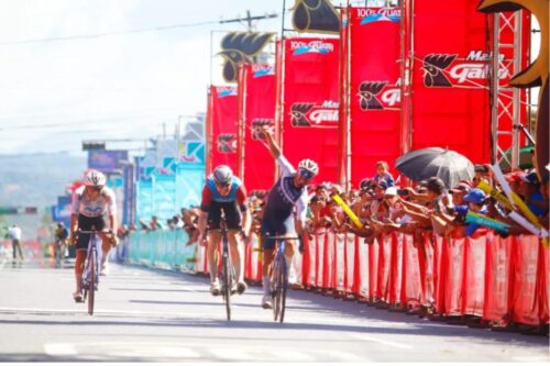 panameno-espinoza-gano-primera-etapa-de-vuelta-ciclistica-a-guatemala