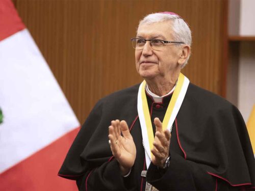 cardenal-catolico-de-peru-elogia-movimiento-juvenil-de-protesta