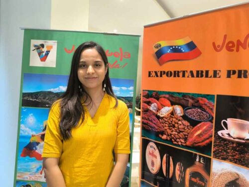 joven-india-denuncia-campana-contra-venezuela-desde-eeuu