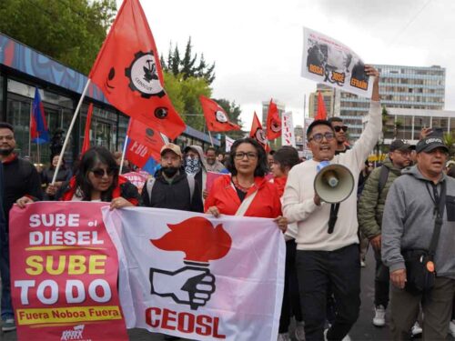 organizaciones-sociales-protagonizan-marcha-en-la-capital-de-ecuador