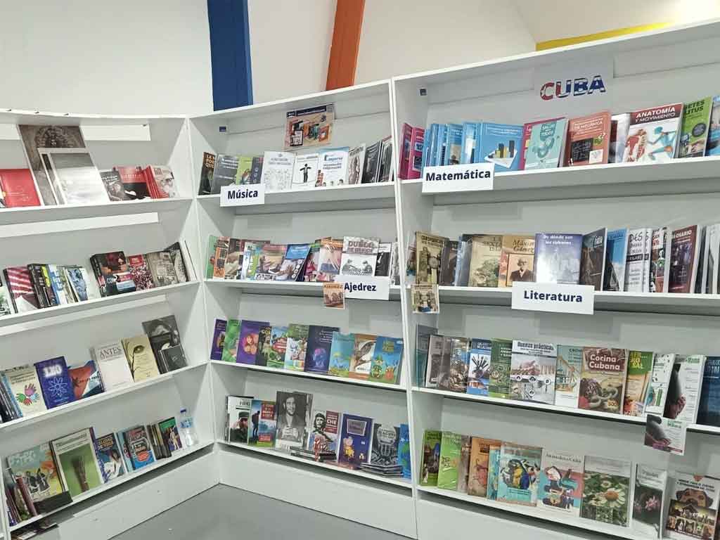 cuba-destaca-con-variada-propuesta-en-feria-del-libro-en-dominicana