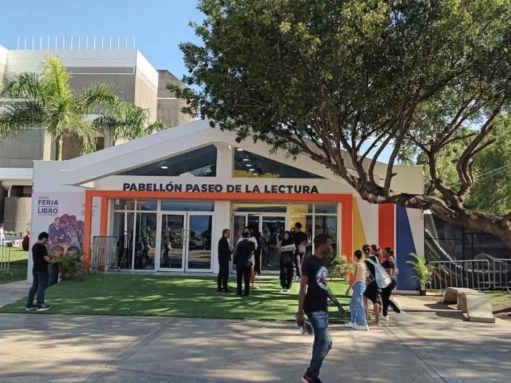 cuba-destaca-con-variada-propuesta-en-feria-del-libro-en-dominicana