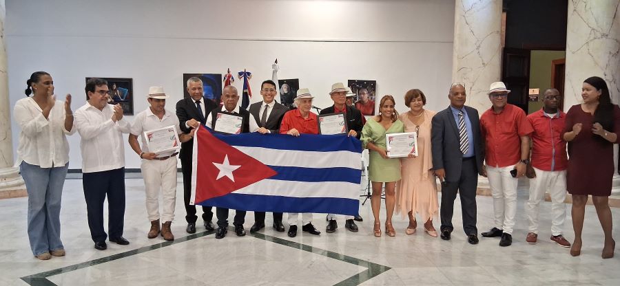 gala-artistica-cierra-en-dominicana-jornada-por-la-cultura-cubana