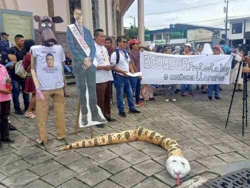 indigenas-de-ecuador-se-mantienen-en-resistencia