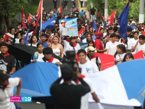 juventud-nicaraguense-rindio-homenaje-a-heroe-benjamin-zeledon
