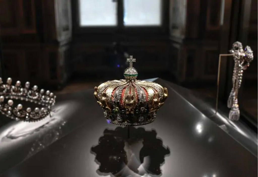 trasladan-al-banco-de-francia-piezas-valiosas-del-louvre-tras-robo