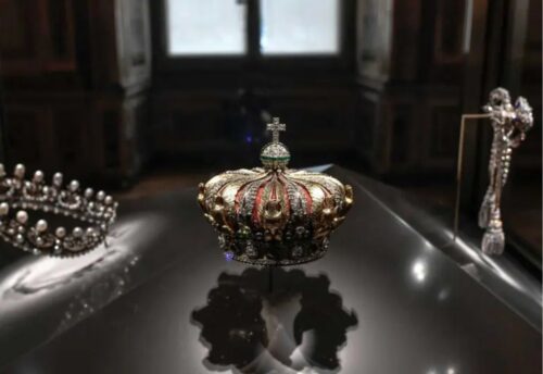 trasladan-al-banco-de-francia-piezas-valiosas-del-louvre-tras-robo