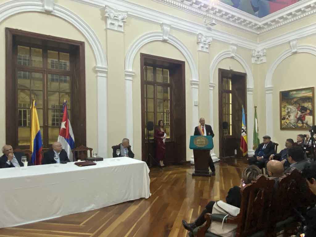 congreso-de-colombia-distinguio-con-dos-ordenes-a-embajador-de-cuba