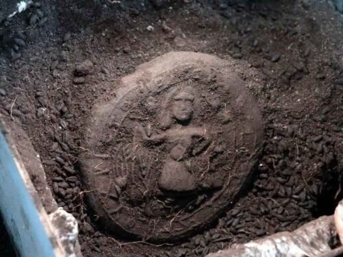 arqueologos-encuentran-panes-liturgicos-de-1-300-anos-en-turkiye