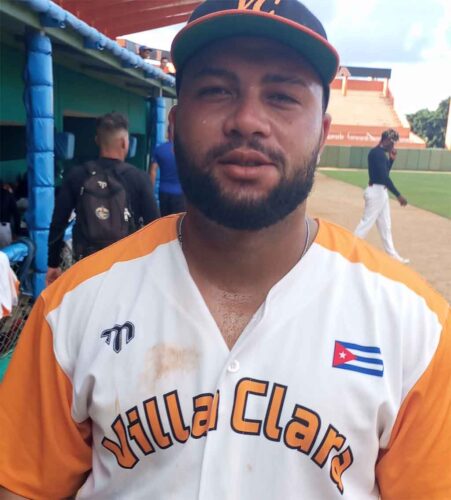 villa-clara-con-el-right-fielder-de-lanzador-gana-en-beisbol-de-cuba