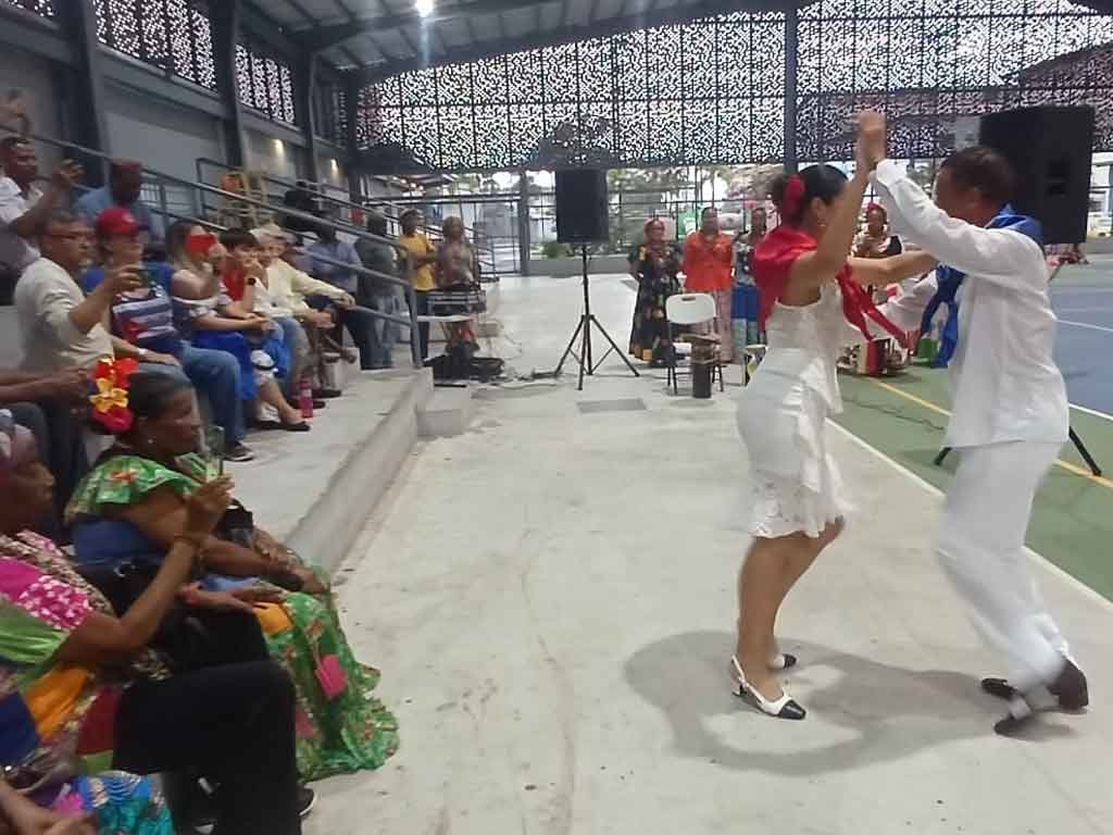 a-ritmo-de-rumba-y-congo-cierra-semana-de-la-cultura-cubana-en-panama