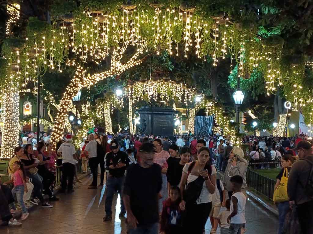 musica-cantos-y-bailes-en-comienzo-de-la-navidad-en-venezuela