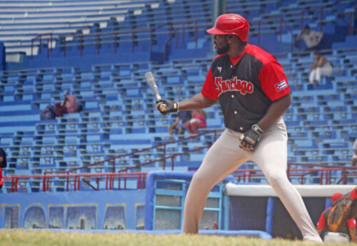 avispas-remontan-en-serie-beisbolera-cubana