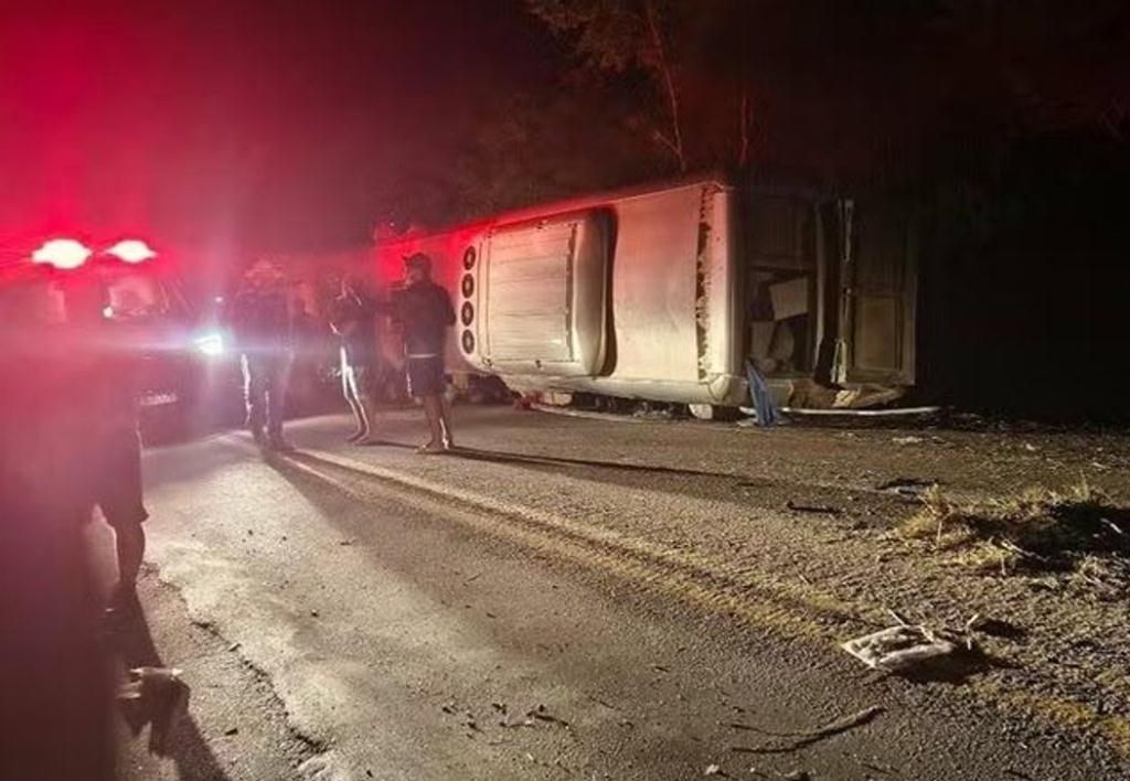 accidente-de-autobus-deja-15-muertos-en-brasil