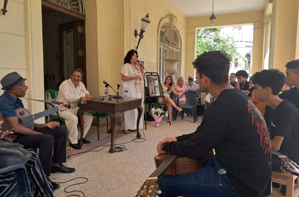 periodista-reinaldo-cedeno-narra-su-encuentro-con-dulce-maria-loynaz