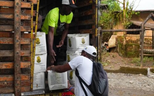 colombia-entregan-ayuda-en-municipios-de-choco-afectados-por-lluvias