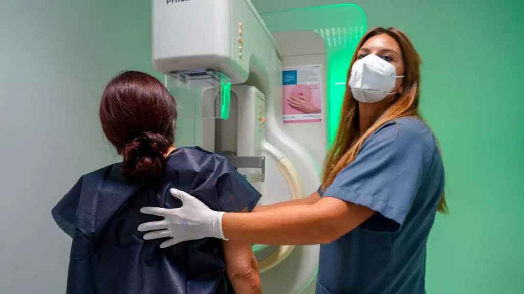 crisis-por-cribados-de-cancer-de-mujeres-en-andalucia