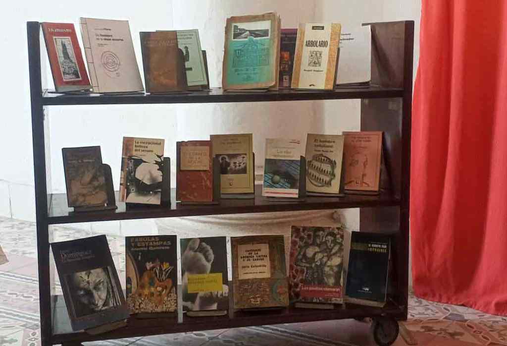 recibe-biblioteca-cubana-donacion-de-mas-de-dos-mil-ejemplares