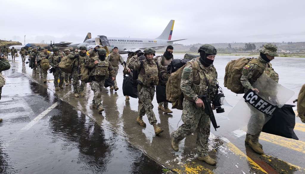 miles-de-militares-estan-desplegados-en-la-capital-de-ecuador