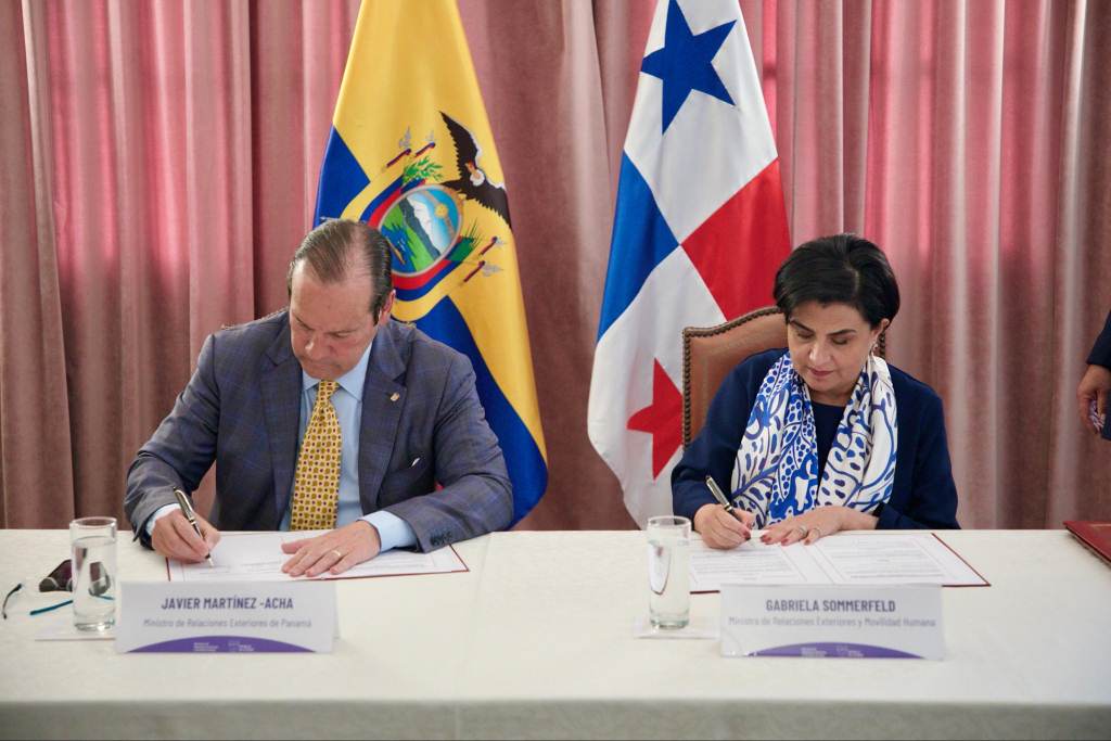 ecuador-y-panama-refuerzan-cooperacion-bilateral-y-firman-acuerdos
