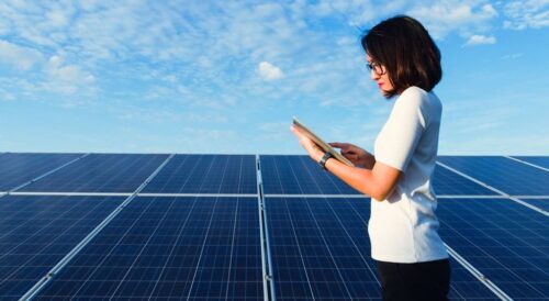 baja-contratacion-de-mujeres-en-sector-de-energias-renovables