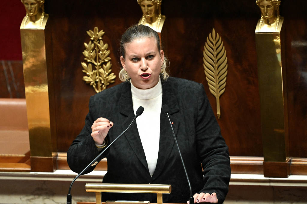 aumenta-la-presion-de-la-censura-sobre-primer-ministro-frances