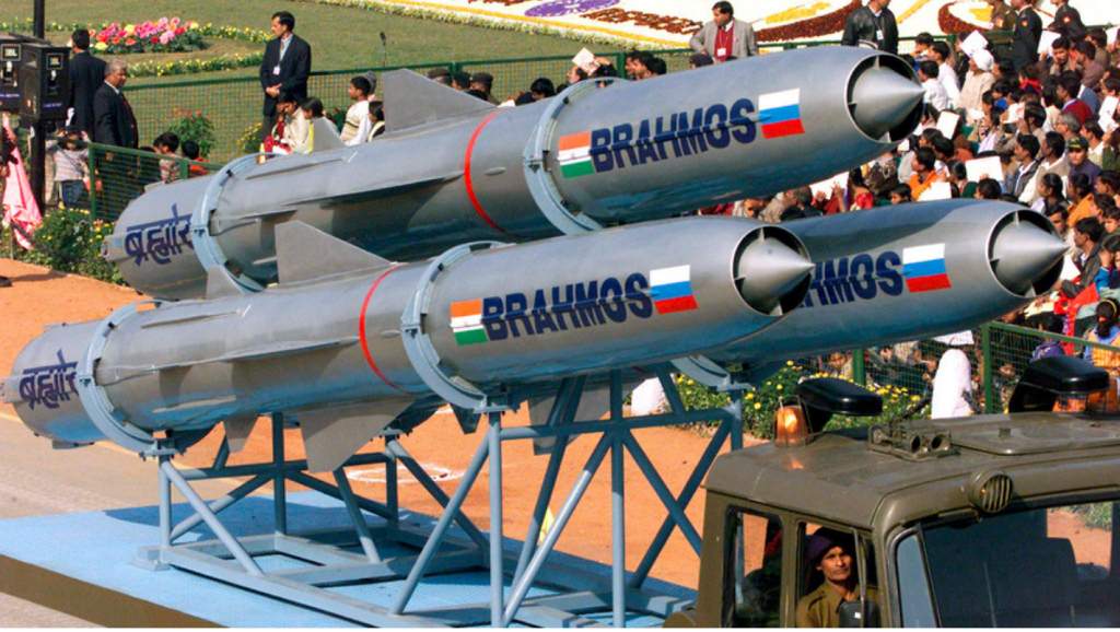 presenta-india-su-primer-lote-de-misiles-brahmos