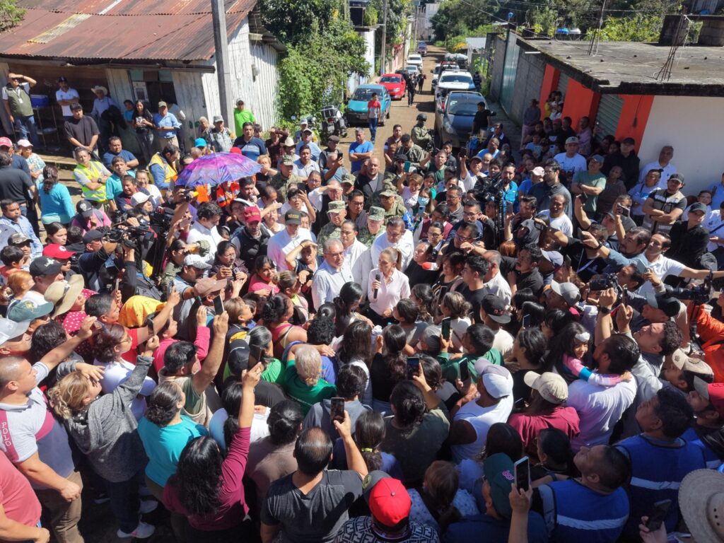 presidenta-de-mexico-visita-zona-afectada-por-intensas-lluvias
