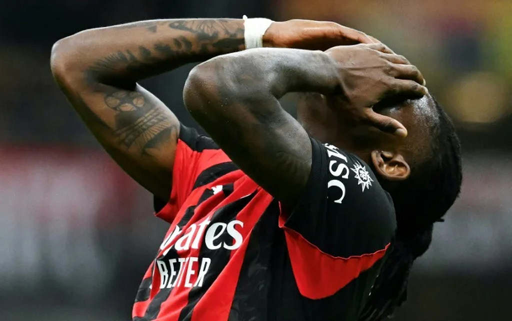 milan-pone-en-peligro-su-primer-puesto-en-liga-italiana-de-futbol