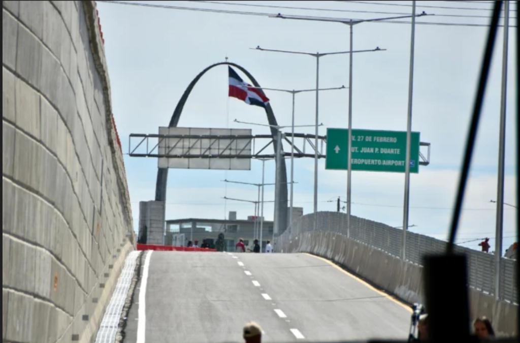 nuevo-paso-a-desnivel-agilizara-transito-en-la-capital-dominicana