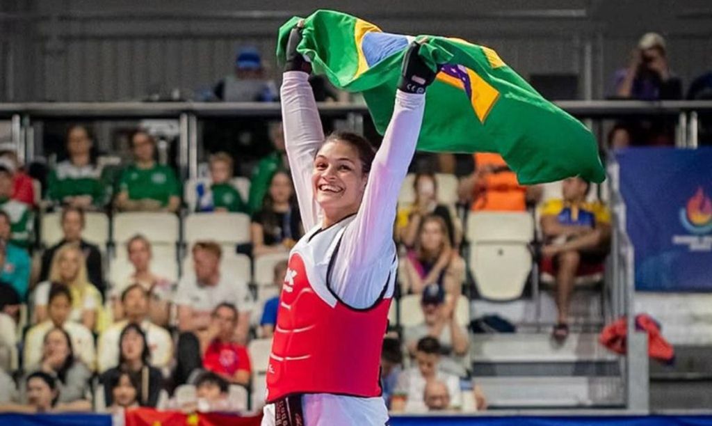 brasilena-da-a-latinoamerica-su-primer-oro-en-mundial-de-taekwondo