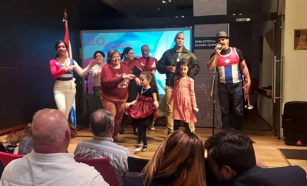 celebracion-de-la-cultura-cubana-en-noche-montevideana