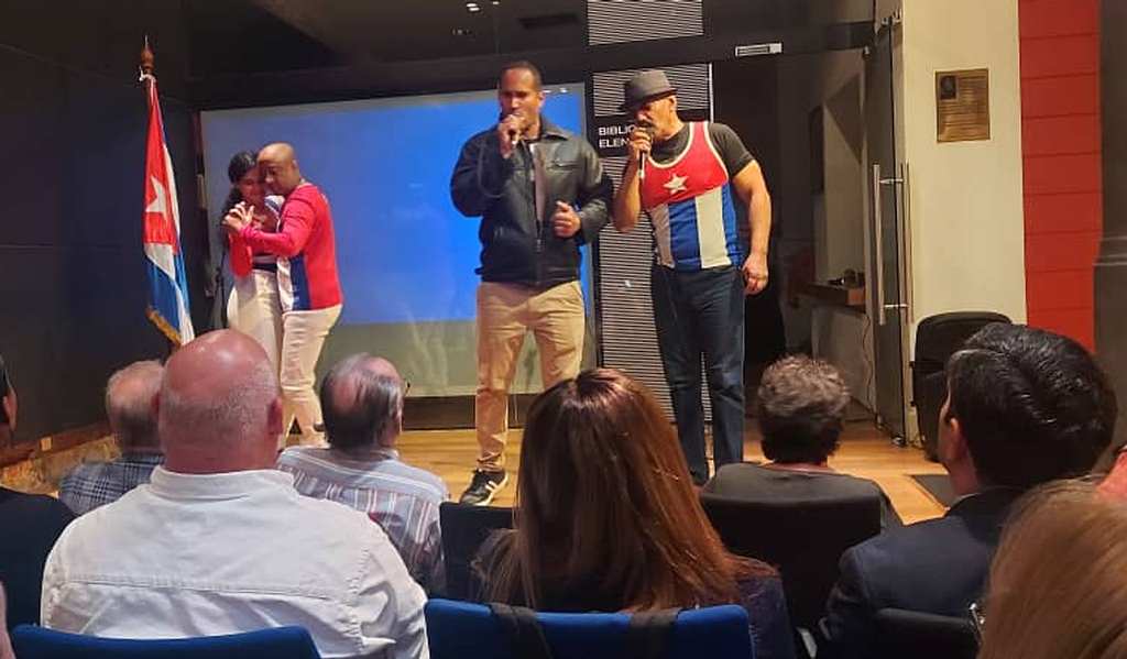 celebracion-de-la-cultura-cubana-en-noche-montevideana