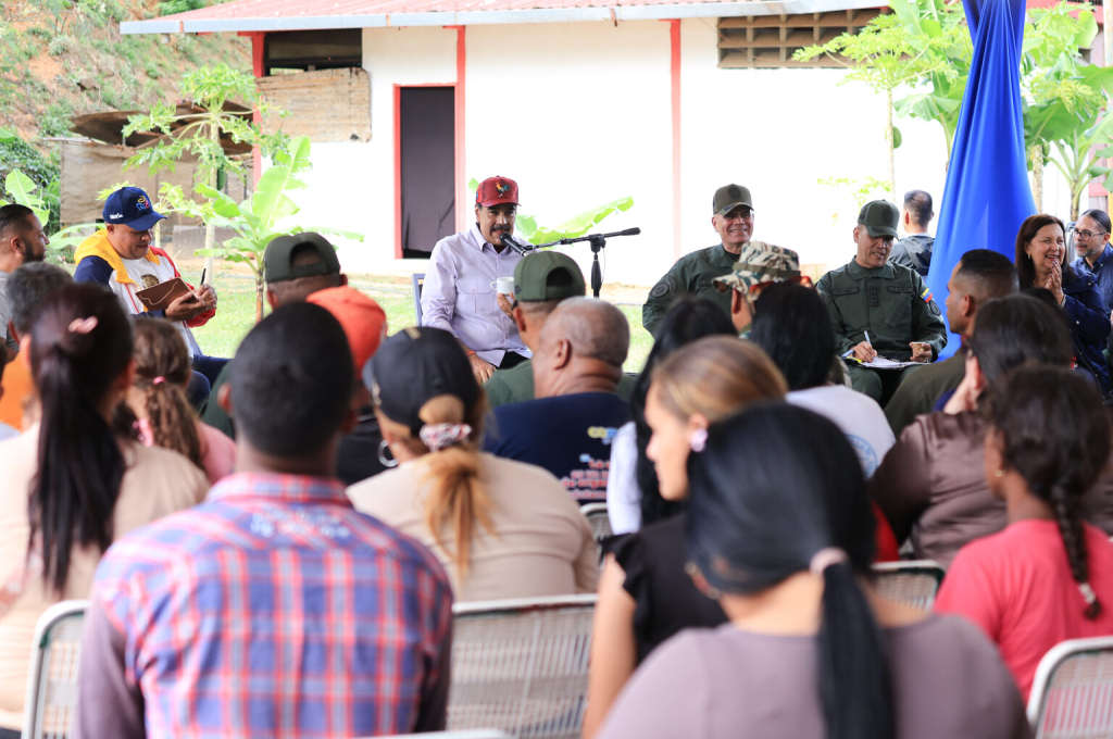 defensa-de-soberania-solidaridad-y-chavez-en-semana-de-venezuela