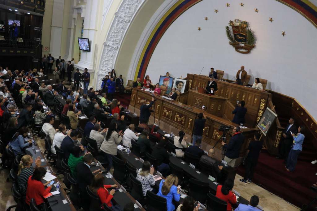 parlamento-de-venezuela-aprueba-proyecto-de-ley-para-defensa-integral