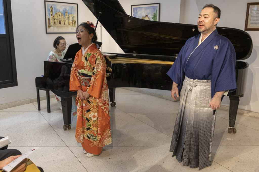 El concierto de la soprano Amari Mami, del barítono Okawa Hiroshi y la pianista Hiura Akiko en la apertura de la Jornada de la Cultura Japonesa en Cuba. Foto: PL El concierto de la soprano Amari Mami, del barítono Okawa Hiroshi y la pianista Hiura Akiko en la apertura de la Jornada de la Cultura Japonesa en Cuba. Foto: PL