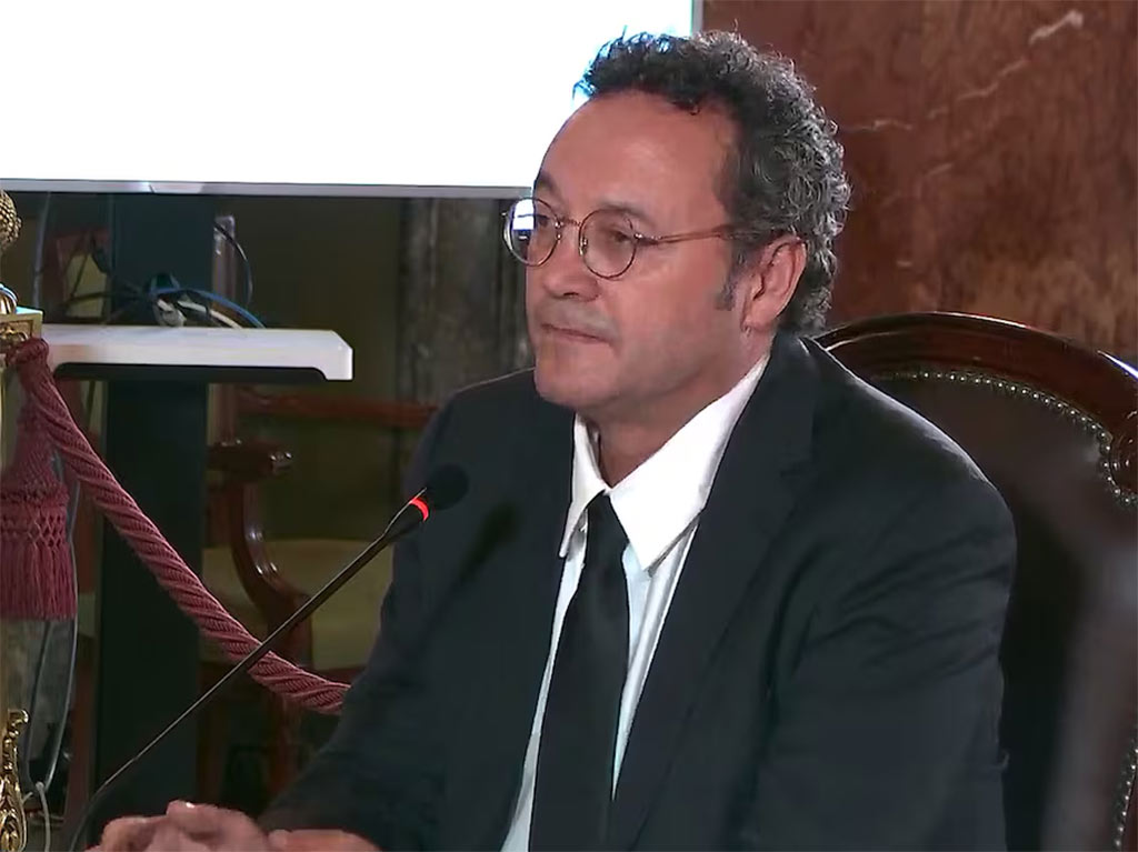 izquierda-en-espana-arropa-a-fiscal-general-dimitente