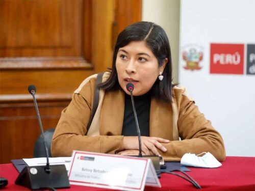 perufracasa-intento-de-inhabilitacion-politica-de-asilada-por-mexico