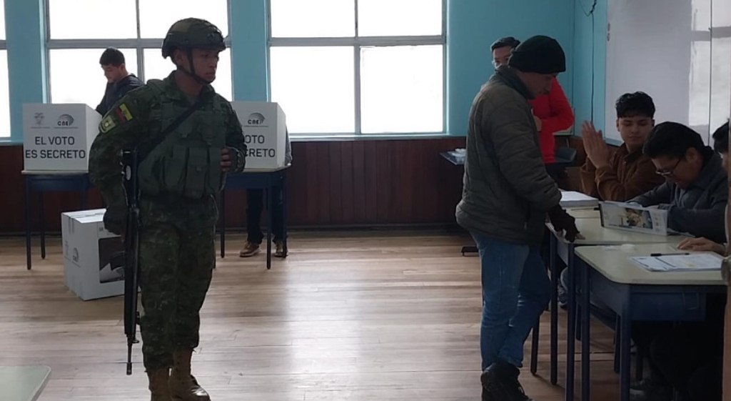 el-41-por-ciento-de-electores-ya-voto-en-consulta-popular-en-ecuador