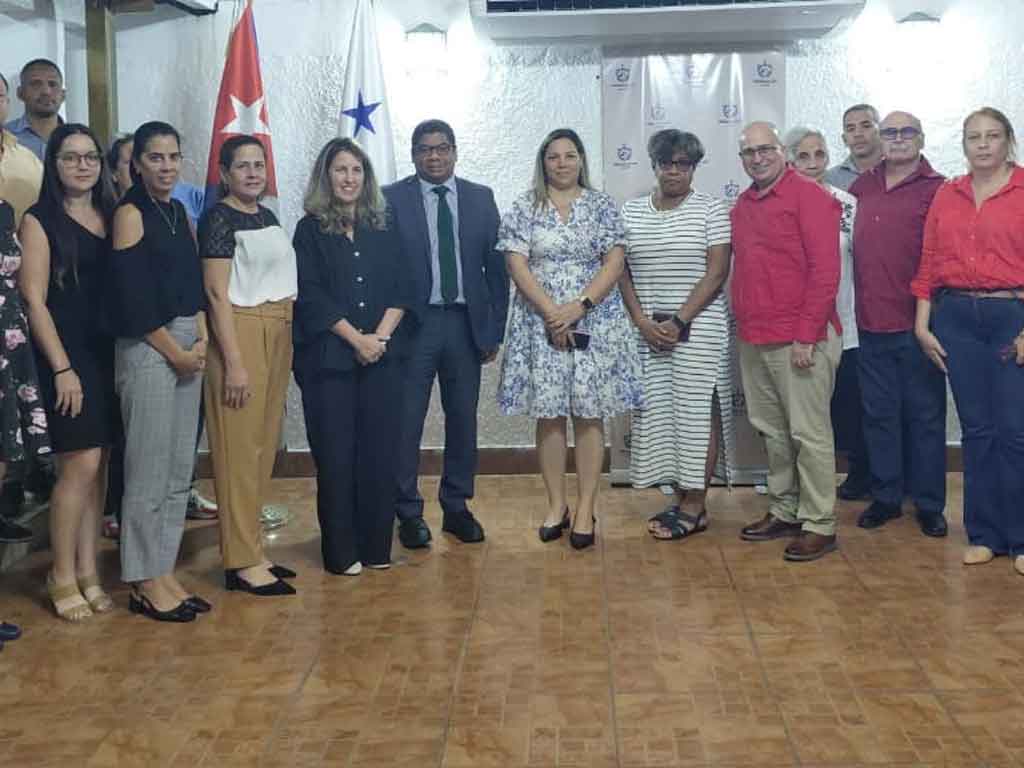 ministra-de-educacion-de-cuba-inicia-visita-a-panama