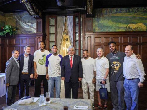 presidente-panameno-recibe-a-futbolistas-clasificados-al-mundial-2026