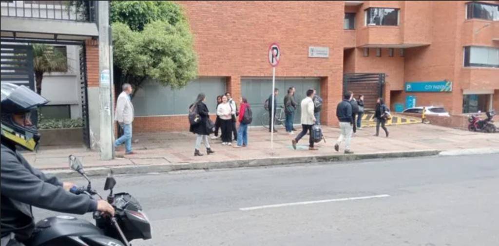 evacuan-universidad-en-bogota-por-presunta-amenaza-de-bomba