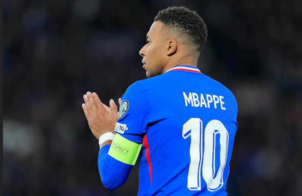 mbappe-deja-seleccion-francesa-y-viaja-a-madrid-para-pruebas-medicas