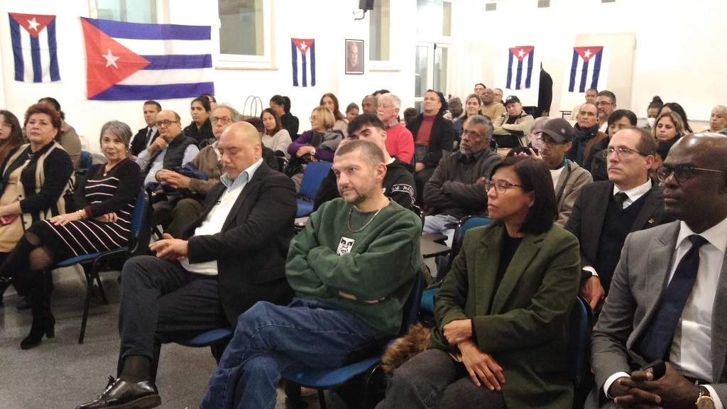 homenaje-a-fidel-castro-en-italia-a-nueve-anos-de-su-partida-fisica