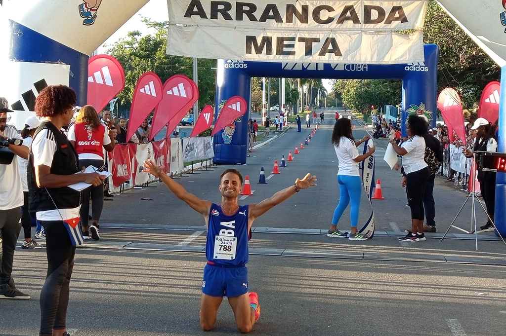 ronnei-estevez-tricampeon-de-media-maraton-en-marabana